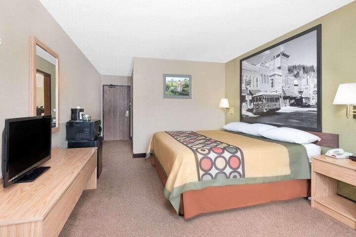 Room 11 of 15
