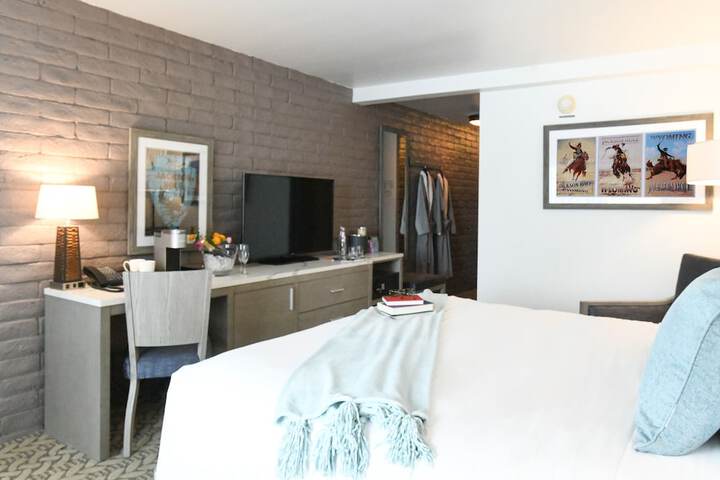 Room 35 of 84