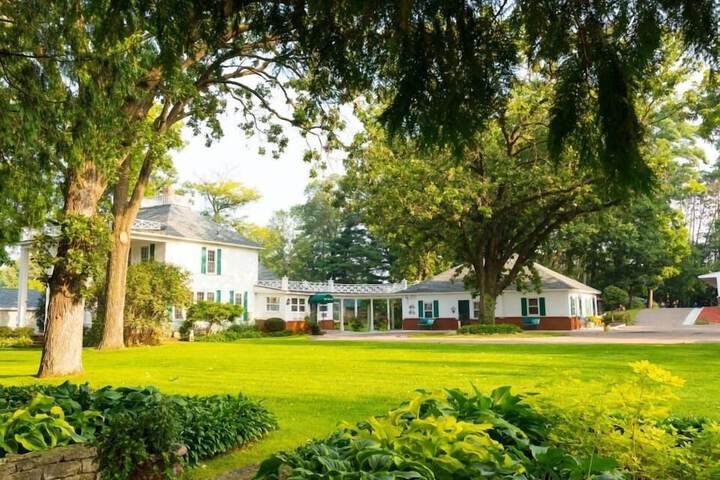 Oak Park Inn