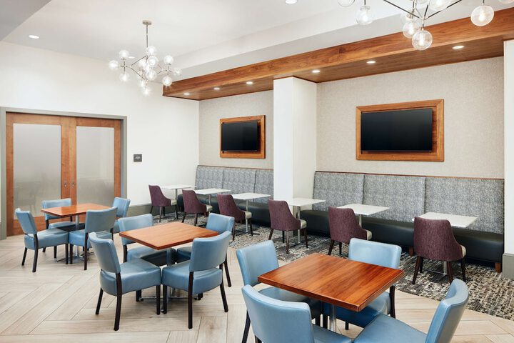 Breakfast/Coffee Service 40 of 46