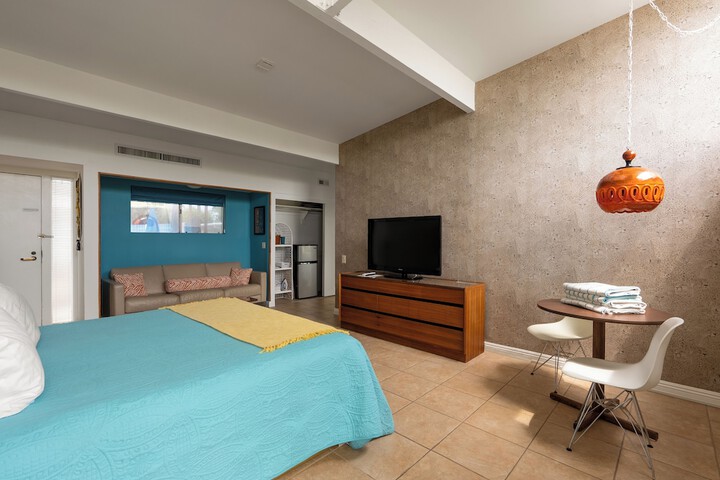 Room 48 of 104