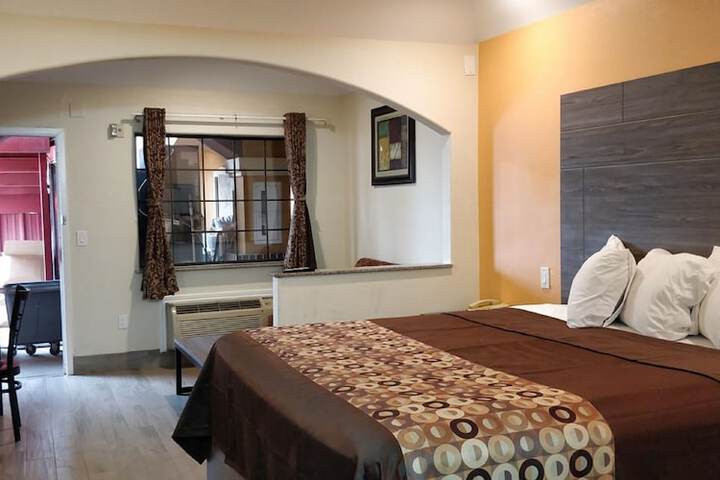 Room 12 of 20