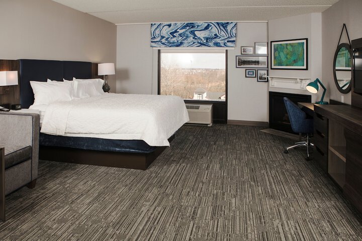 Room 32 of 42