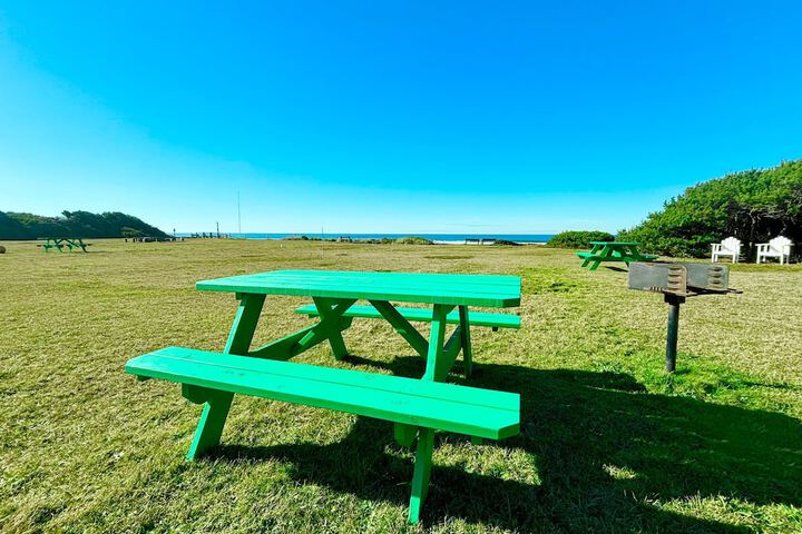 Tillicum Beach Motel (Deanes Oceanfront Lodge)