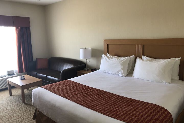 Best Western Grande Prairie Hotel & Suites