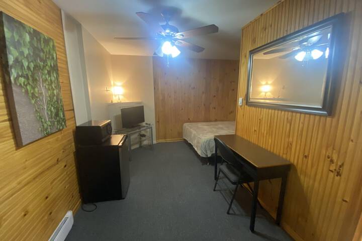 Room 4 of 23