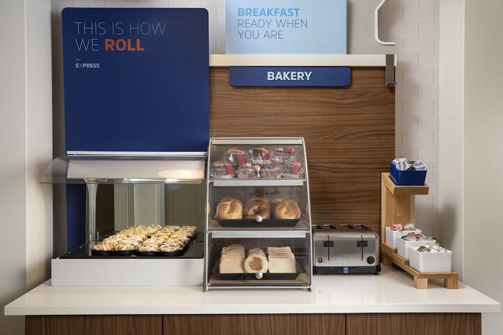 Holiday Inn Express & Suites Pittsburgh North Shore by IHG