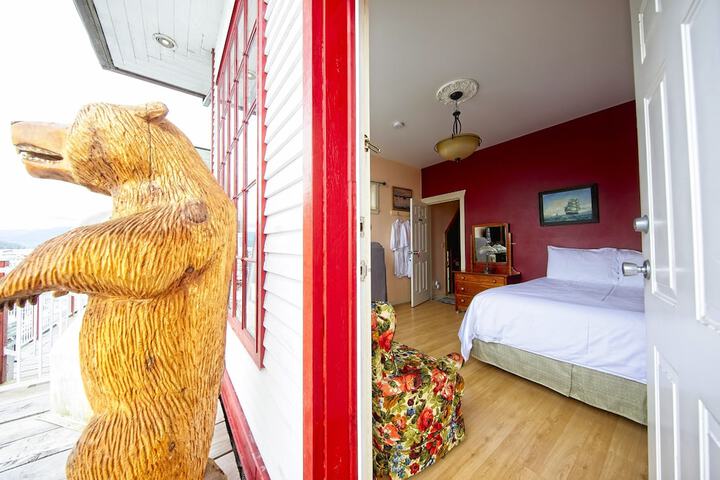 Room 7 of 11