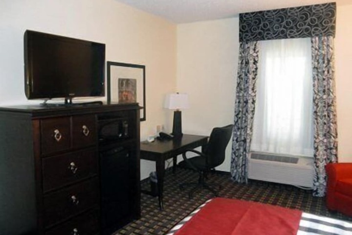 Room 28 of 53