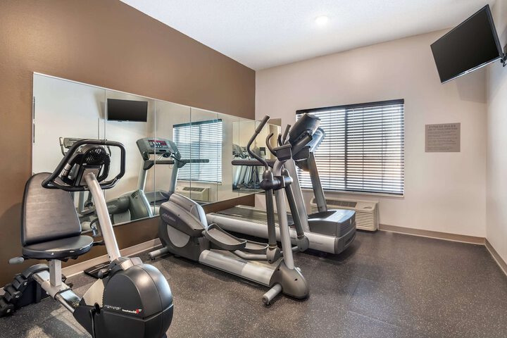 Country Inn & Suites by Radisson Watertown, SD