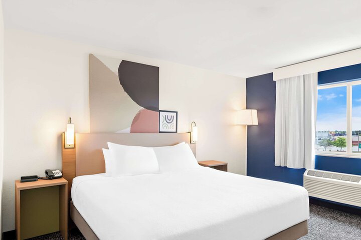 Room 33 of 42