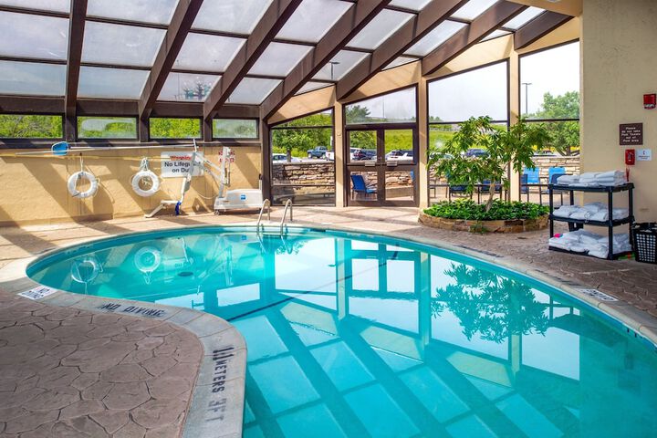 Sheraton Westport Plaza Hotel St. Louis