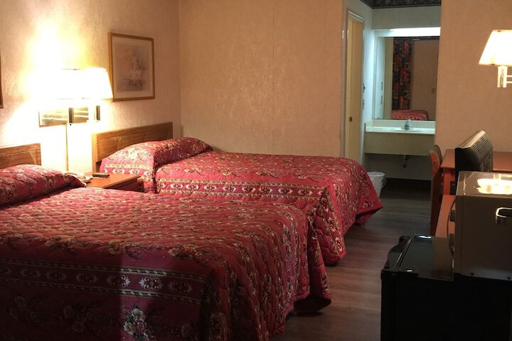 Room 10 of 17
