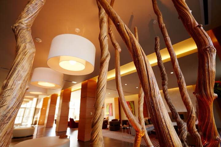 I Hotel & Illinois Conference Center