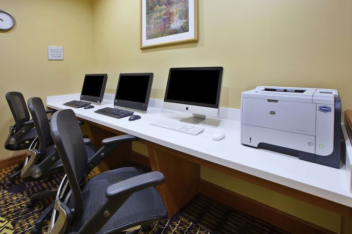 Hampton Inn Commerce Novi