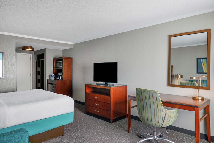 Room 10 of 29