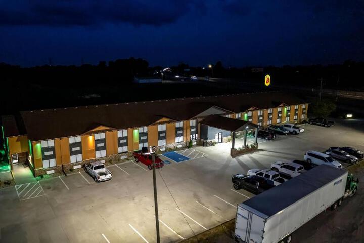 Super 8 by Wyndham Marston