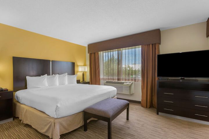 Best Western Plus The Four Corners Inn