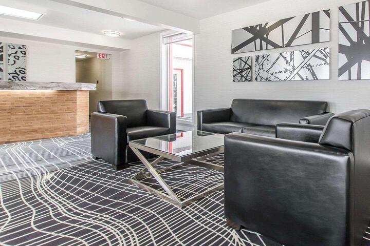 Econo Lodge New Liskeard ON