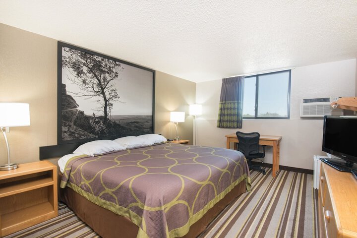 Room 11 of 26