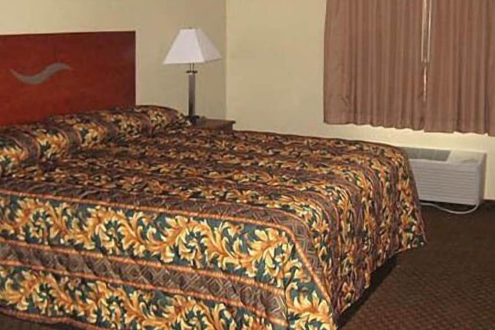 Room 13 of 22
