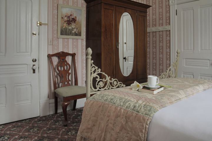Room 16 of 65