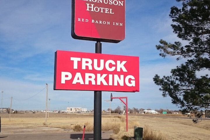 Magnuson Hotel Red Baron