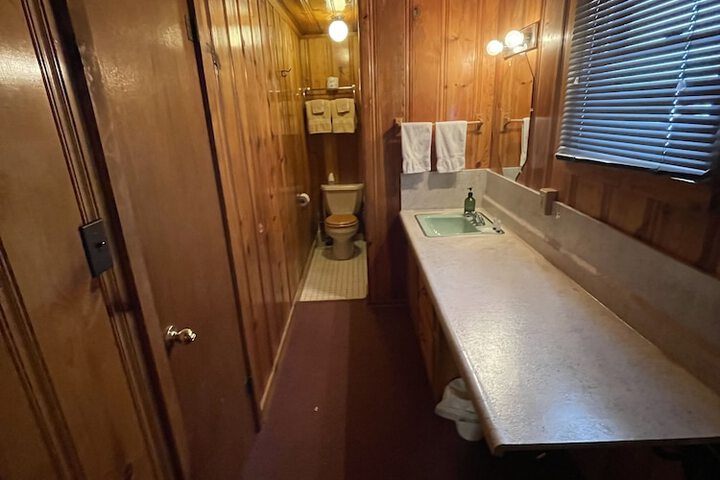 Eagle Nest Fly Shack and Lodge