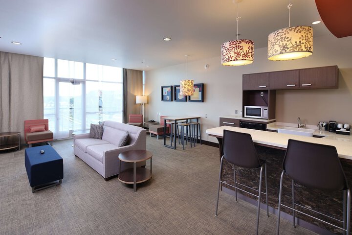 Tulyp Tapestry Collection by Hilton