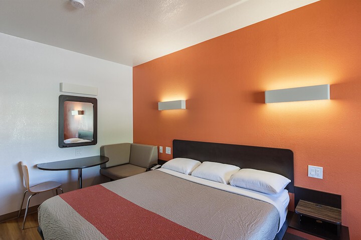 Room 27 of 30