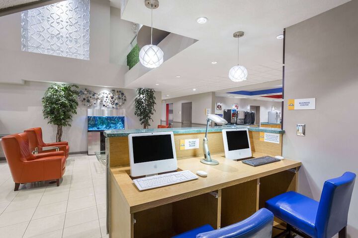 Business Center 40 of 40
