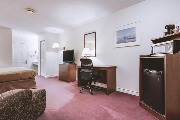 Room 9 of 19