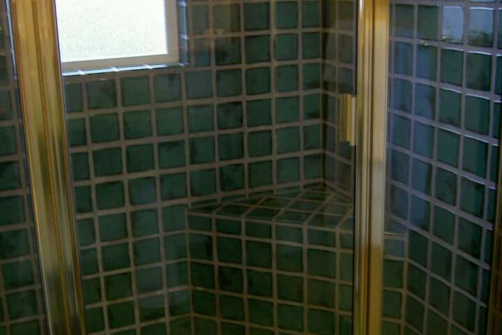 Room 12 of 21