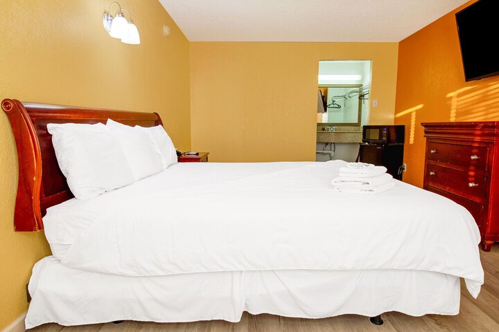 Room 34 of 46