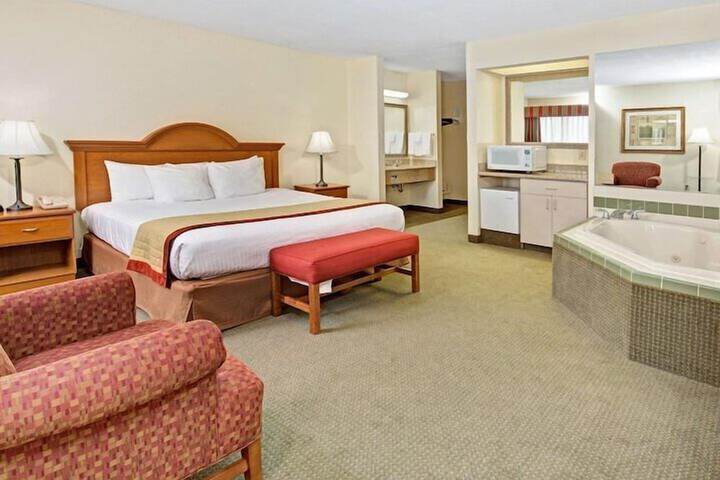 Room 12 of 17