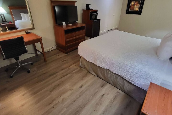 Room 19 of 76