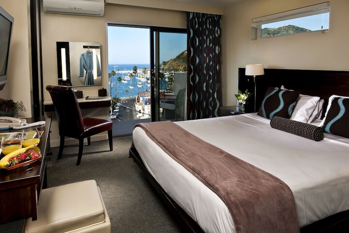 Room 32 of 46