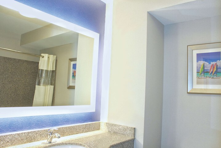 Room 20 of 48