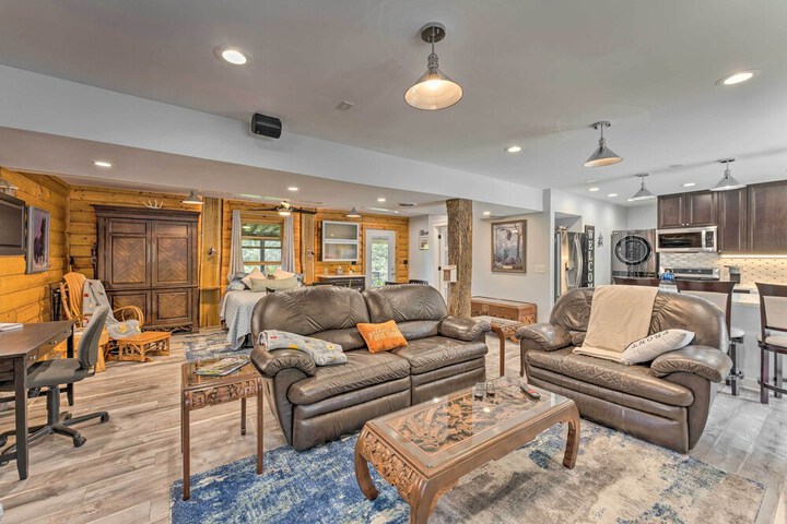 Cozy Wisconsin Studio 11 Mi to Lake Geneva!