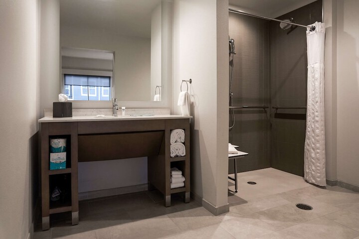Room 15 of 35