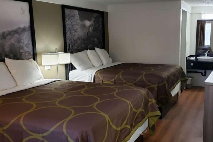Room 13 of 16