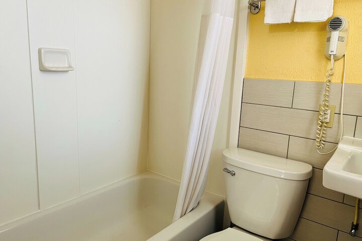 Room 10 of 40