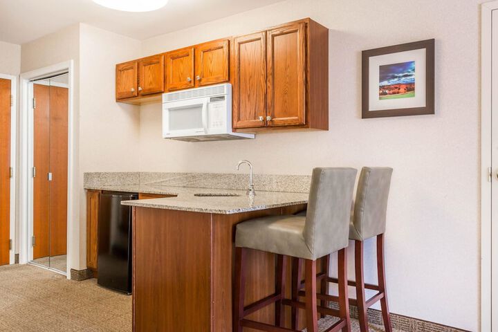 Comfort Inn & Suites South Burlington near University