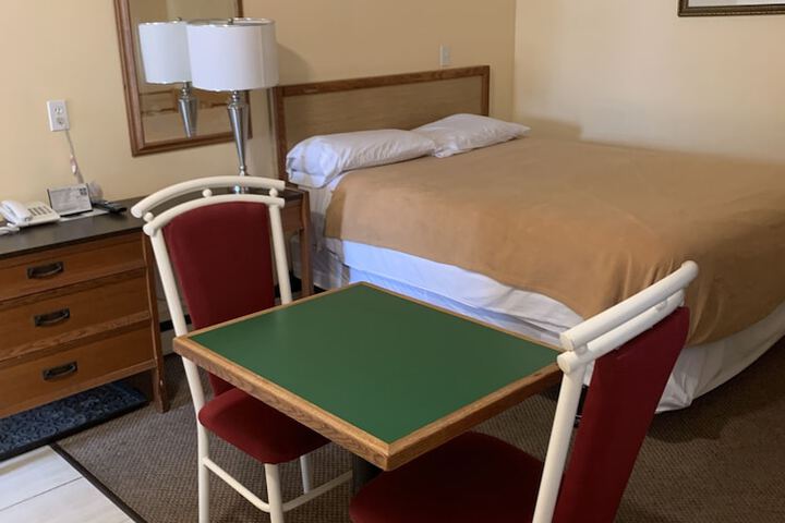 Room 28 of 85