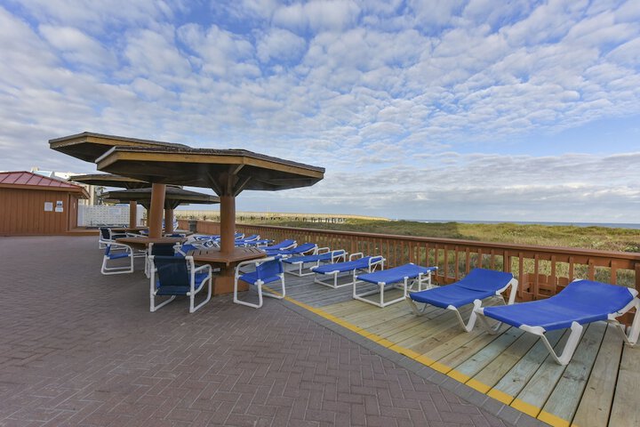 Sundeck 38 of 38