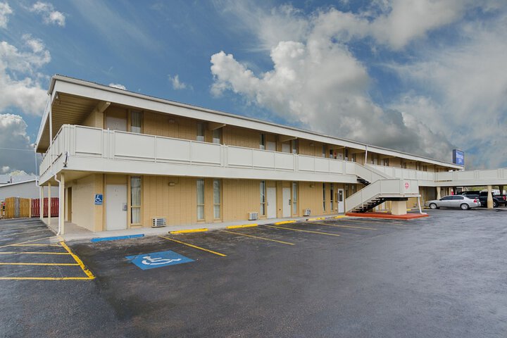 Hotel 6 of 40
