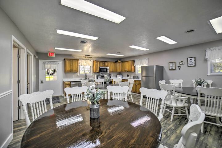 Near Mines & Meadows: Spacious Home w / Game Room