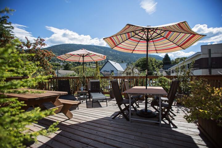 Sundeck 75 of 82