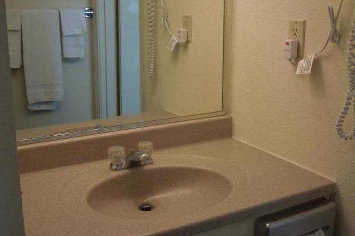 Room 15 of 28