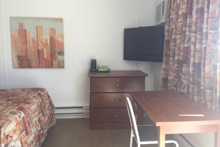 Room 15 of 36